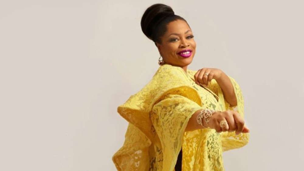 Sinach In Awe